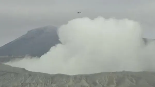 ▲▼熊本阿蘇火山發生觀光直升機失聯事故。（圖／翻攝自YouTube）