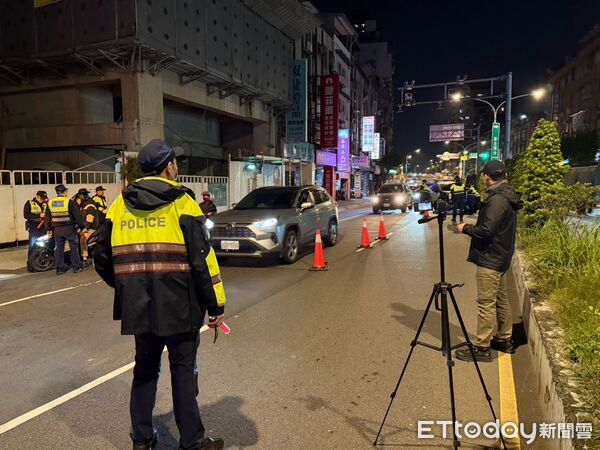 ▲▼新北警大執法取締酒駕及毒駕             。（圖／記者陳以昇翻攝）