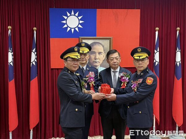 ▲台南市警察局20日上午舉行21名重要警職聯合交接典禮，警政新布局正式就位。（記者林東良翻攝，下同）