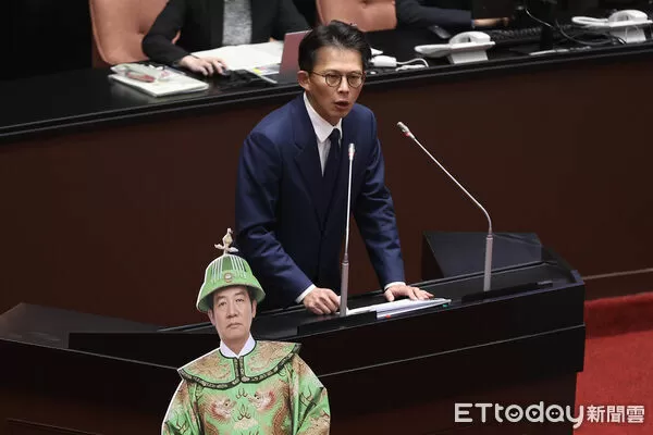 ▲立法院彈劾總統賴清德審查會，黃國昌說明提案。（圖／記者林敬旻攝）