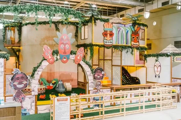 ▲「樂遊六福假期」三天兩夜住房專案，結合全台唯一的生態度假旅館「關西六福莊」、都會五星「台北六福萬怡酒店」及六福村主題遊樂園。（圖／業者提供）