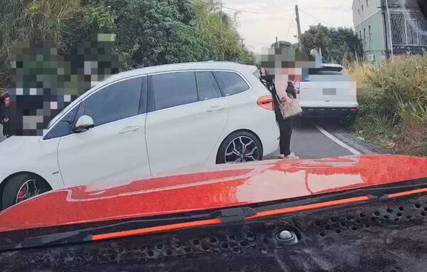 ▲員林市百果山樂園爆停車亂象。（圖／翻攝自threads／z0523520提供）