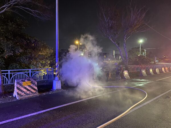 ▲彰化驚悚火燒車。（圖／記者唐詠絮翻攝）