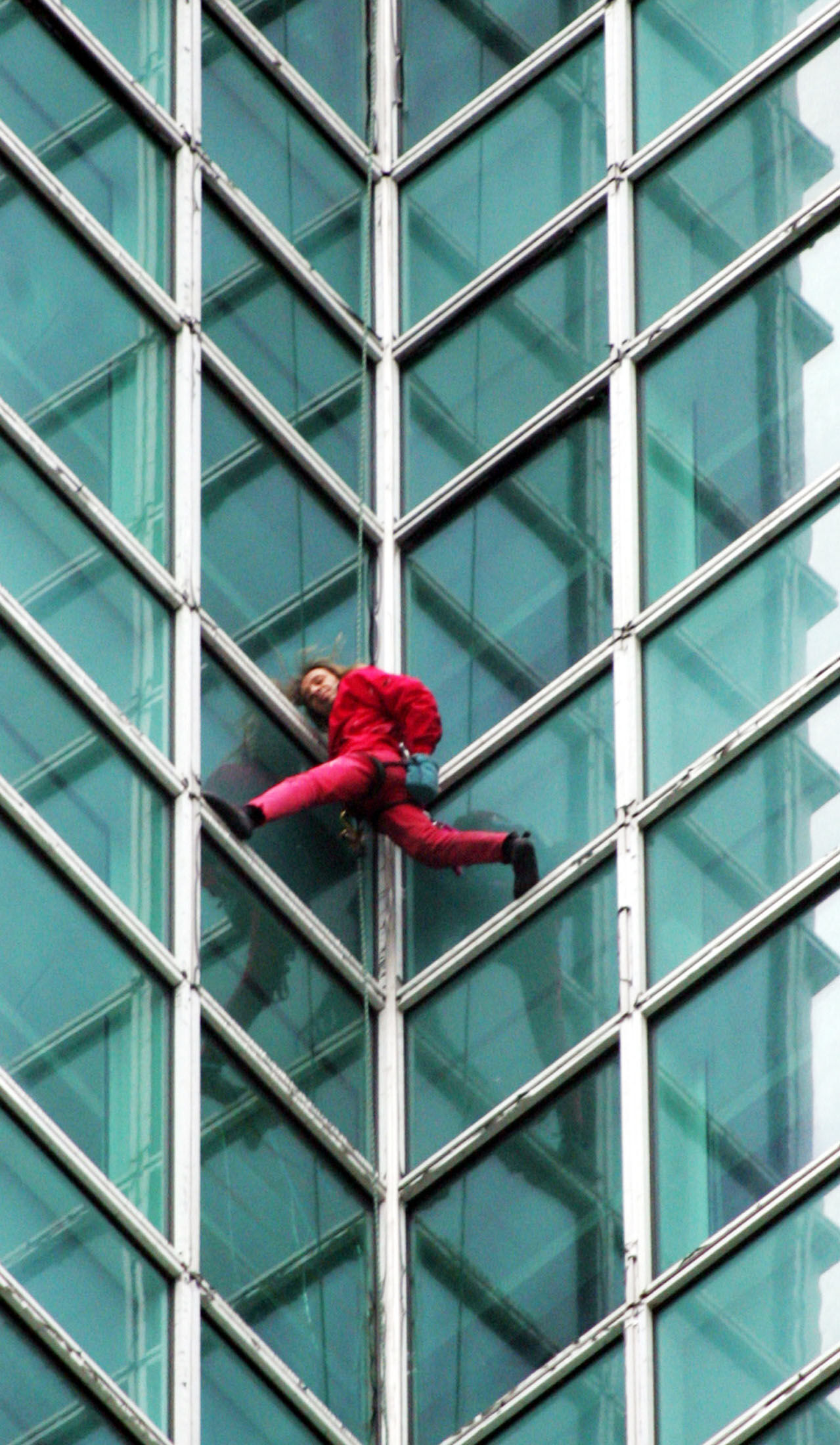 ▲Alain Robert、Felix Baumgartne。（圖／路透社）