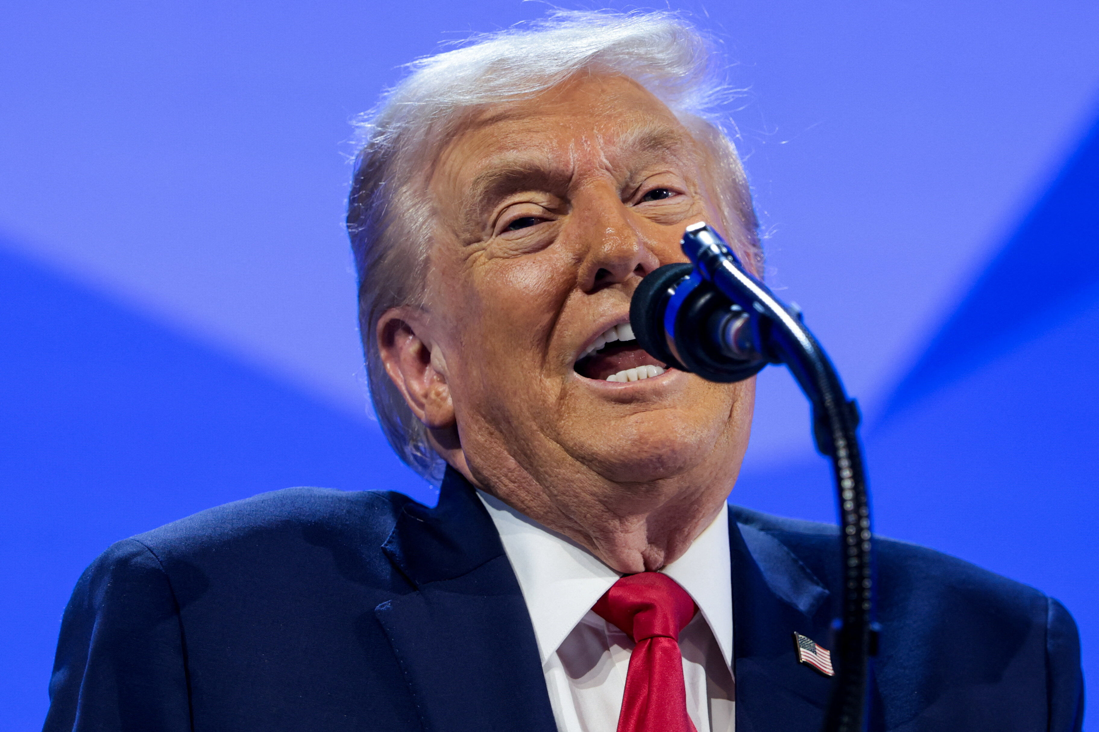 [新聞] 快訊／川普：若加拿大與中國達成協議，100 - 股票 - PTT.BEST 批踢踢爆文