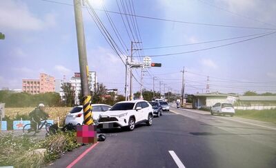 桃園休旅車右轉與機車碰撞　23歲外送員噴飛送醫不治