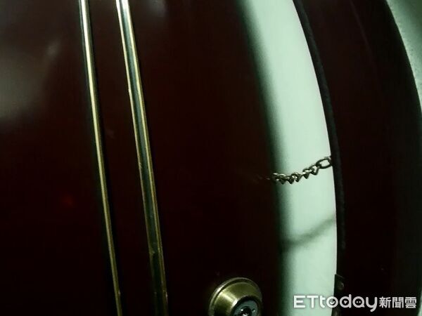 ▲▼桃園獨居老翁多日未外出，屋內飄出惡臭。（圖／記者沈繼昌翻攝）