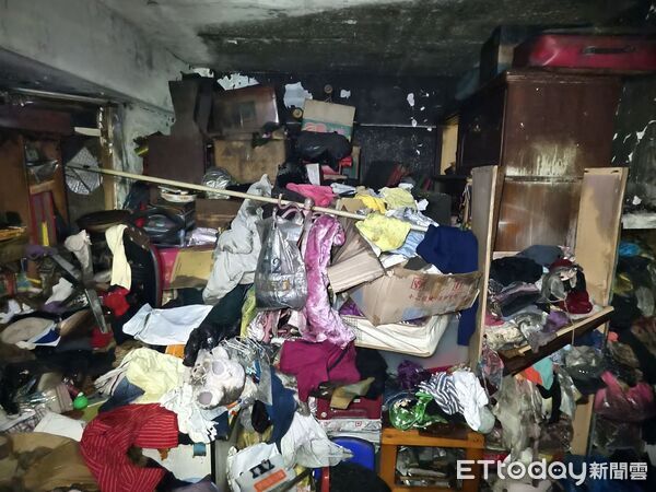 消防小隊長警告「衣服堆像山」殉職　屋主撿回收全堆家中