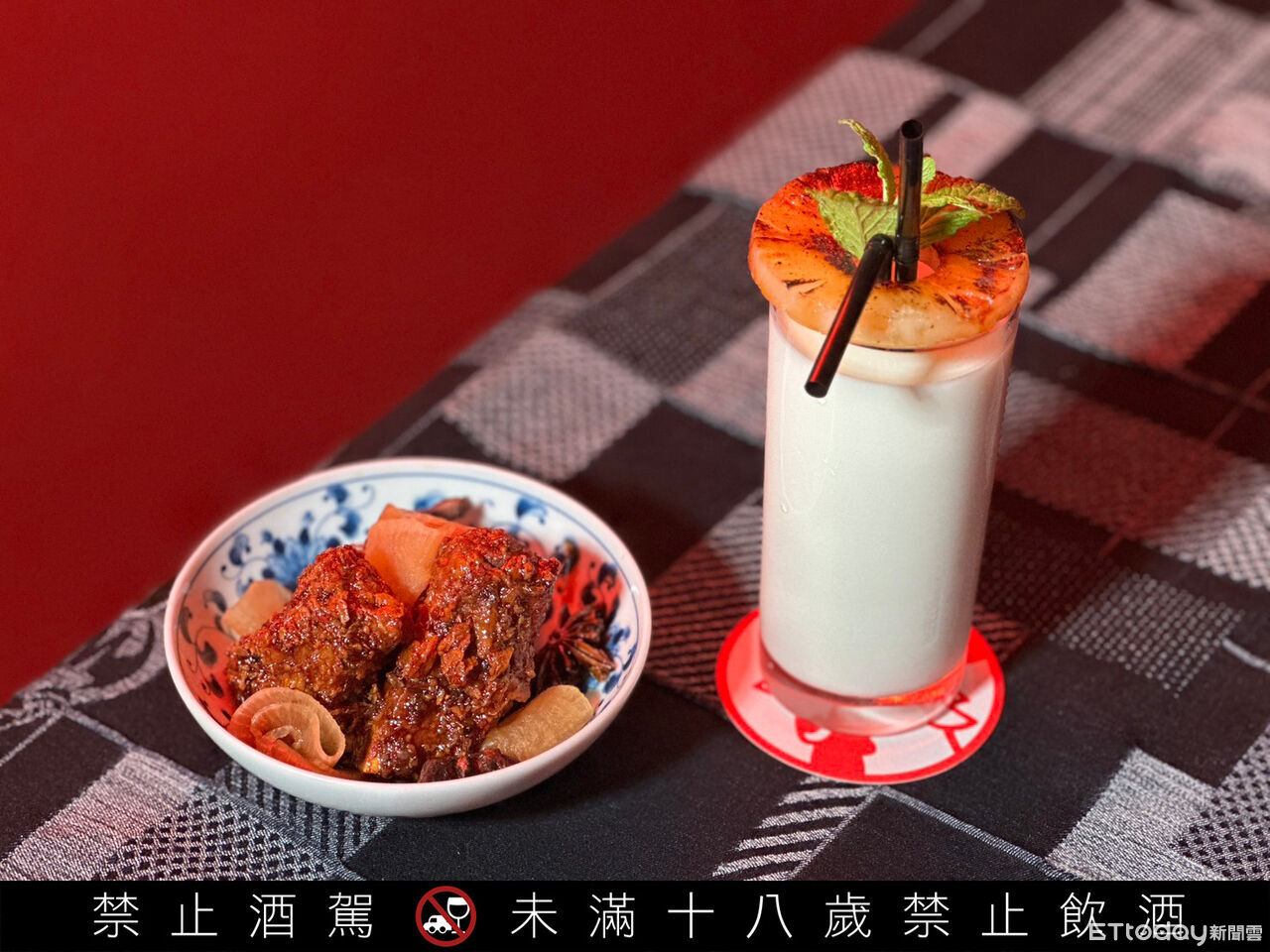 ▲▼「週末炸雞俱樂部Weekend Chicken Club」跨界找來時尚品牌「DYCTEAM」展開聯名活動。（圖／記者蕭筠攝）