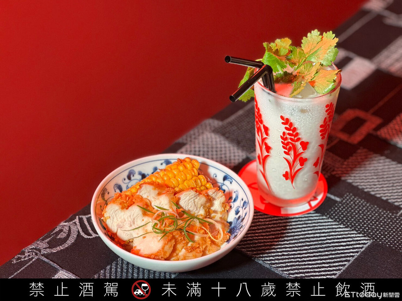 ▲▼「週末炸雞俱樂部Weekend Chicken Club」跨界找來時尚品牌「DYCTEAM」展開聯名活動。（圖／記者蕭筠攝）