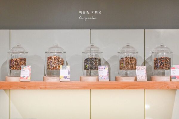 ▲▼TEAVANA 星巴克茶瓦納門市 天神站店。（圖／部落客周花花授權提供）