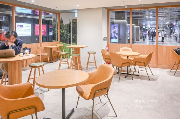 ▲▼TEAVANA 星巴克茶瓦納門市 天神站店。（圖／部落客周花花授權提供）