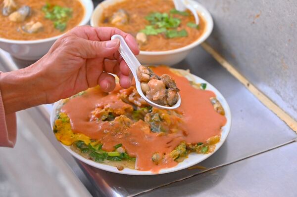 ▲▼正兆蚵仔煎。（圖／部落客橘子狗愛吃糖授權提供）