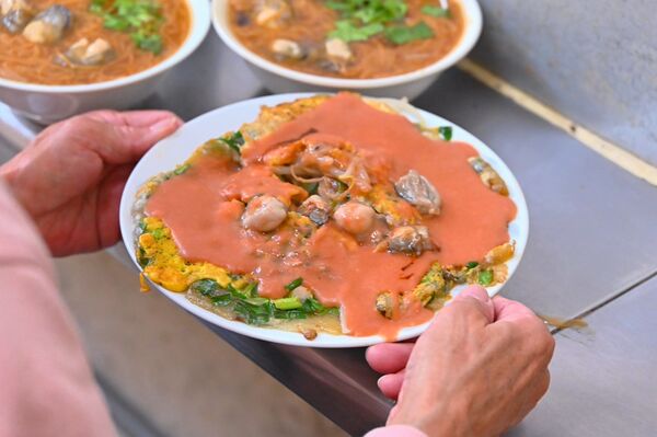 ▲▼正兆蚵仔煎。（圖／部落客橘子狗愛吃糖授權提供）