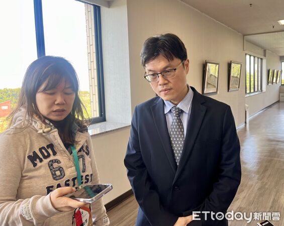 ▲▼教育部常務次長朱俊彰（圖右）表示，選才不是參採的考科愈多愈好。（圖／記者許敏溶攝）