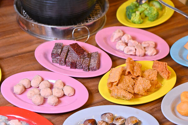 ▲▼九霸碳燒薑母鴨。（圖／部落客橘子狗愛吃糖授權提供）