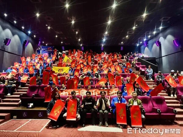 ▲航太高階加工機台在加工前進行自我檢測與精度校正，降低昂貴材料報廢風險。（圖／記者游瓊華翻攝）