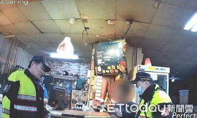 非法滯留900多天　越籍男撞球館遭盤查...上警車前還想跑