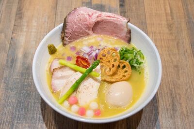 網傳桃園雞白湯名店「化學調湯」　拉麵老闆怒聲明：肉味無法取代