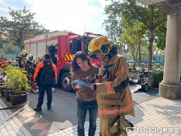 ▲台南市消防局第七大隊於無障礙福利之家辦理火災搶救演練，強化弱勢族群救災應變能力。（圖／記者林東良翻攝，下同）