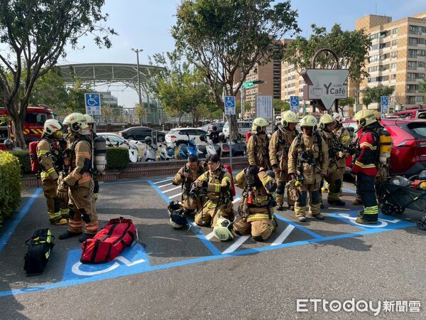 ▲台南市消防局第七大隊於無障礙福利之家辦理火災搶救演練，強化弱勢族群救災應變能力。（圖／記者林東良翻攝，下同）