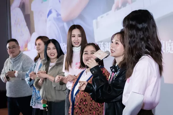 ▲《陽光女子合唱團》破億特別場，陳意涵、鍾欣凌、孫淑媚、安心亞、苗可麗、何曼希。（圖／壹壹喜喜提供）