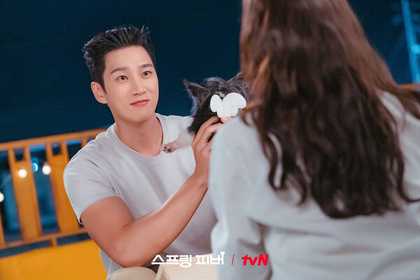 如何判斷他對你有好感？5種「戀愛訊號」教你確定他的心