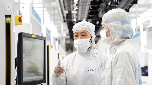 受惠AI投資浪潮，南亞科股價飆漲，是2025年朱家泓重要持股。（翻攝經濟部產業發展署YT）