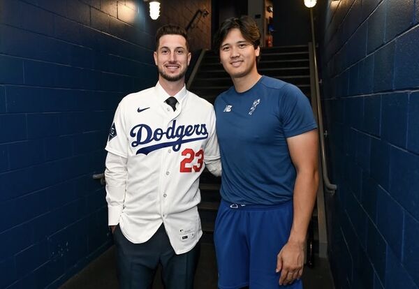 [新聞] WCY-道奇御用攝影師曬大谷、塔克合照　 - 棒球 - PTT.BEST 批踢踢爆文