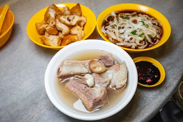 ▲▼馬里士他肉骨茶。（圖／部落客美熊很愛吃授權提供）