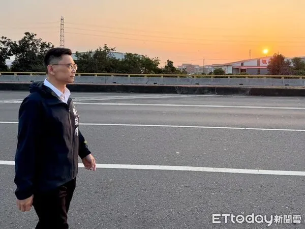 ▲▼ 賴瑞隆曬高雄日出照掀戰火！遭嗆把選民當笨蛋。（圖／記者賴文萱翻攝）