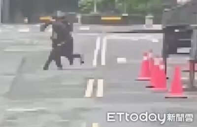 32歲男吃早餐「見警巡邏」快閃　當場被壓制詐欺通緝身分曝