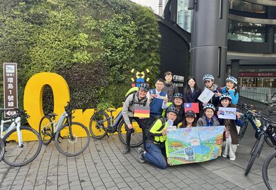 愛達女神號首航基隆港　基隆港務分公司、鐵路公司帶老外騎鐵馬