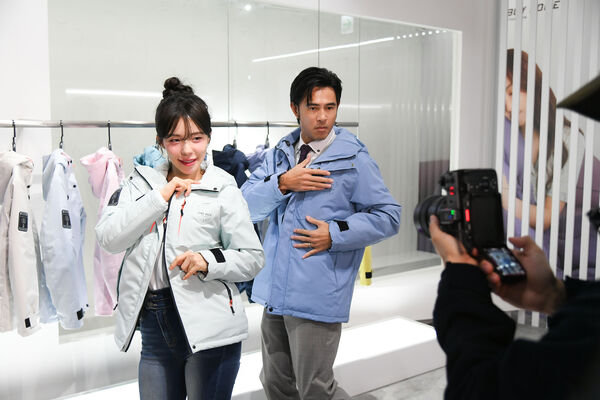 ▲李多慧客串三立八點台劇《百味人生》，黃玉榮「暈船狂NG」被抓包。（圖／三立提供）