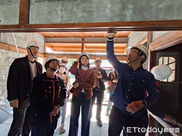 ▲饒平國小舊宿舍修復進度已超過八成，整體木構架構逐漸完整呈現。（圖／記者游瓊華翻攝）