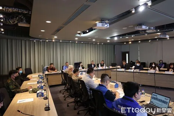 ▲雲林縣政府防疫會議邀集中央、地方及專業團體，共同研擬春節防疫策略。（圖／記者游瓊華翻攝）