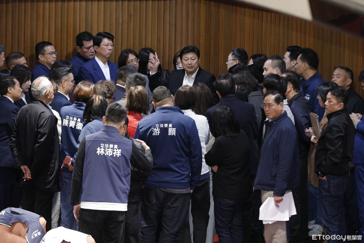 不要在國會! 立院要跟卓榮泰「3對3電視辯論」逕付二讀