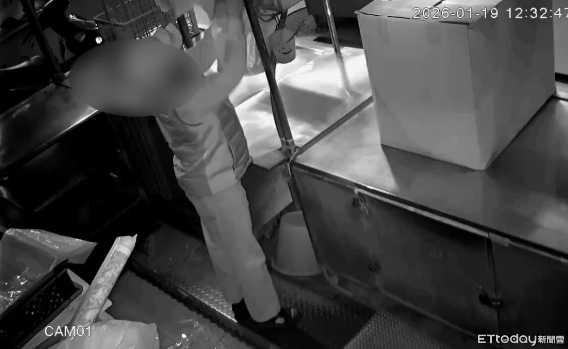 2串塑膠袋也偷!攤商怒吼:有排班表嗎? 警調閱監視器逮慣竊