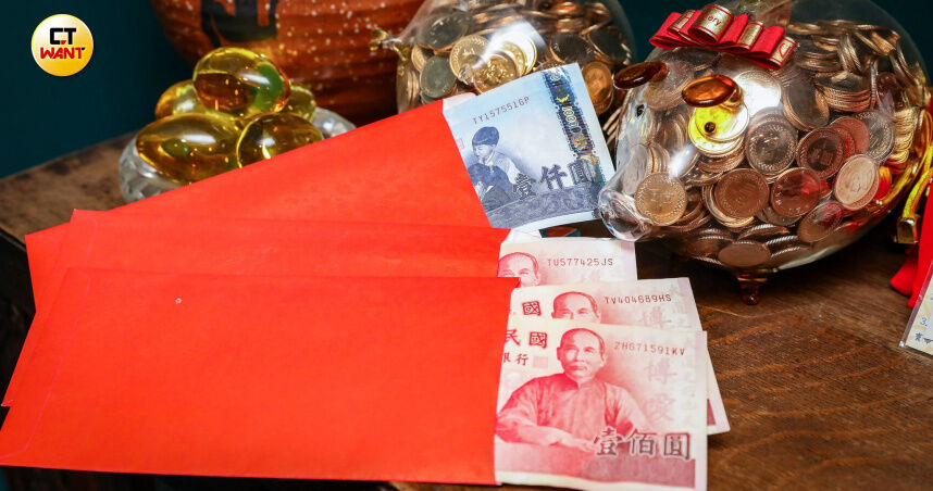 父親才剛過世!姊姊要求「返還10多年壓歲錢」 他越想越傻眼