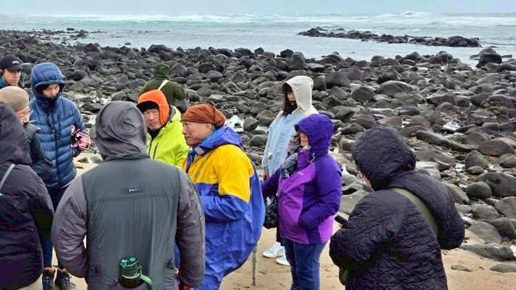 ▲新北教師前進北海岸 深度研習石滬文化。（圖／新北市大鵬國小提供）