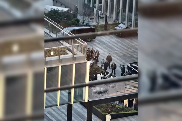 ▲▼黃仁勳抵達中國，首站前往輝達上海辦公室。（圖／翻攝微博）