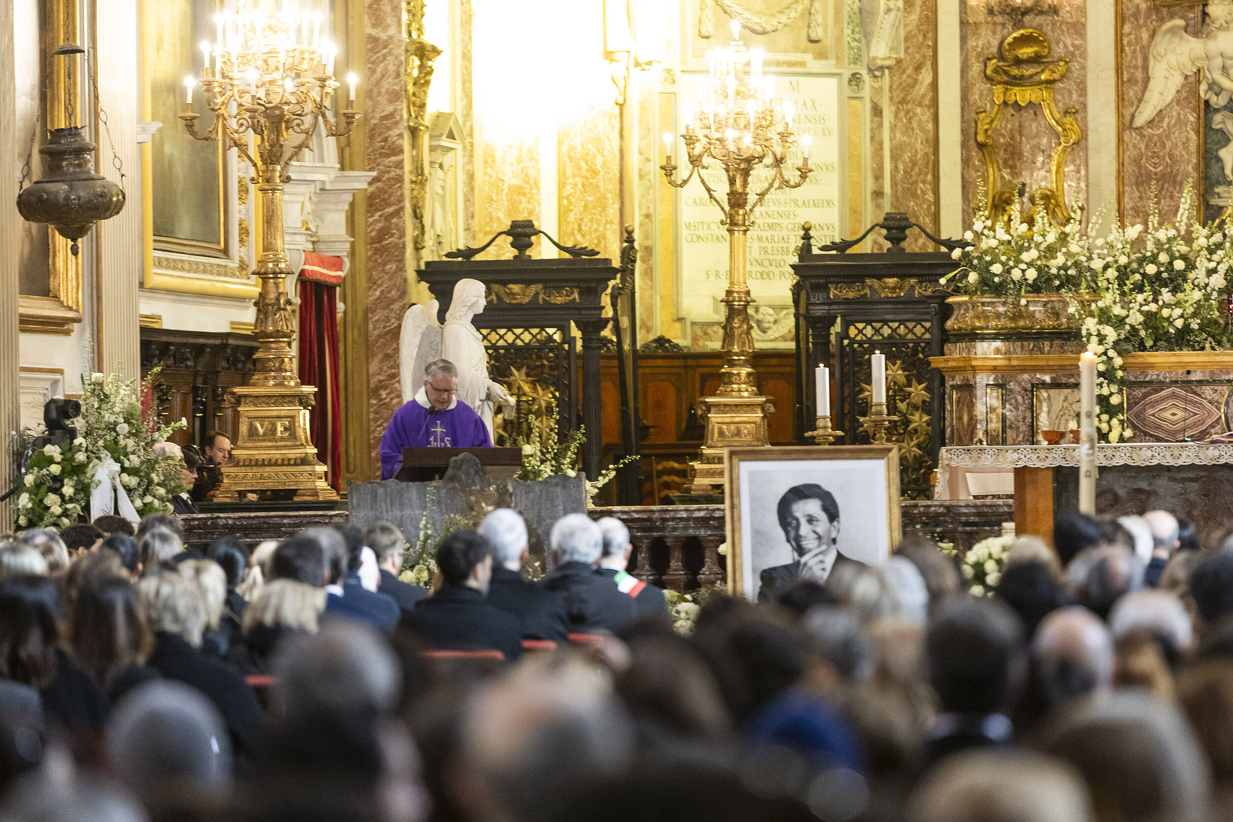 ▲▼ Valentino葬禮            。（圖／CFP）