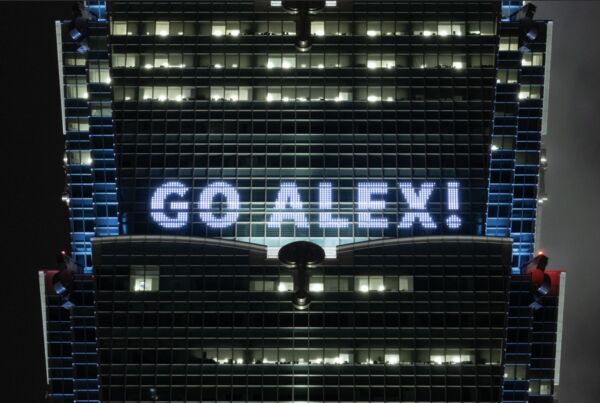 台北101今晚點燈「GO ALEX！」　應援霍諾德完成登頂