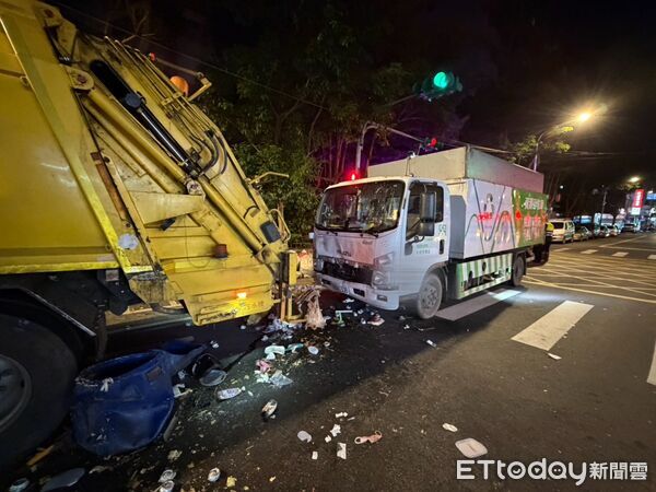 ▲桃園龜山回收車追撞垃圾車釀7傷，78歲婦人搶救不治。（圖／記者沈繼昌翻攝）