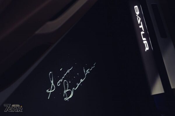 Bentley Mulliner 訂製部門打造第四台 Batur 敞篷版　客戶共創成就四大首創細節