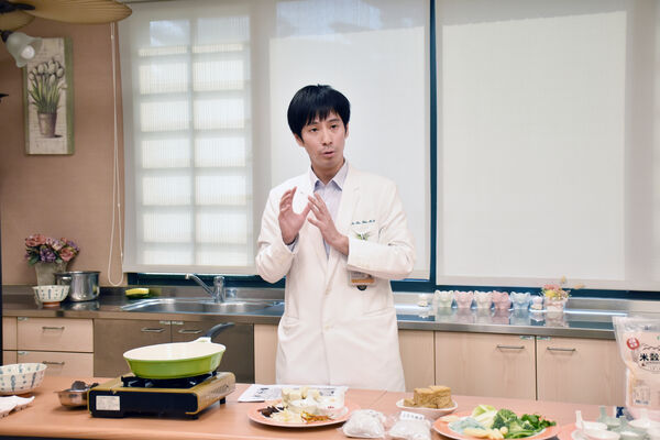 ▲春節大魚大肉，吃素更要小心血糖飆升。（圖／秀傳醫院提供）