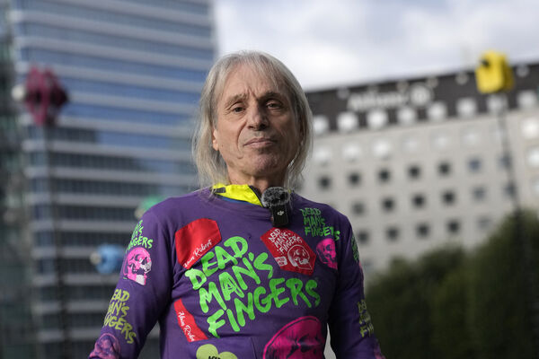 ▲法國「蜘蛛人」亞倫羅伯特（Alain Robert）。（圖／達志影像／美聯社）