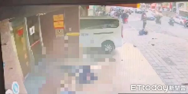 ▲▼     三立採訪車撞爆彰銀        。（圖／記者邱中岳翻攝）