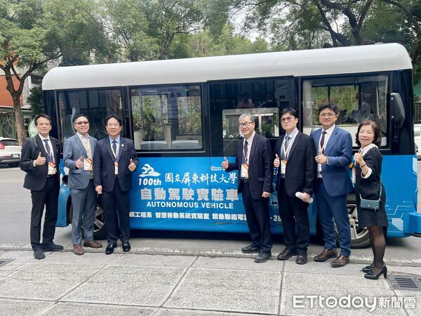 ▲▼屏科大車輛工程系助理教授陳斌勇帶領學生，投入自動駕駛實驗車近2年。包括部長鄭英耀等人也試乘過該車。（圖／記者許敏溶攝）