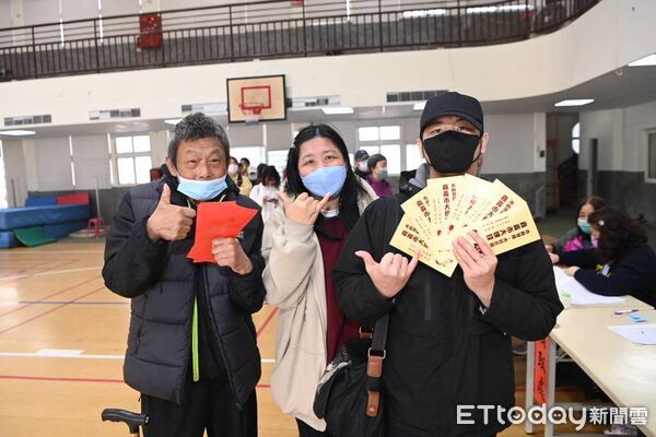 ▲▼嘉義市發錢了。（圖／記者翁伊森翻攝）